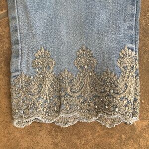 CG JEANS Capri Embellished Cropped Jeans NWOT Size 14